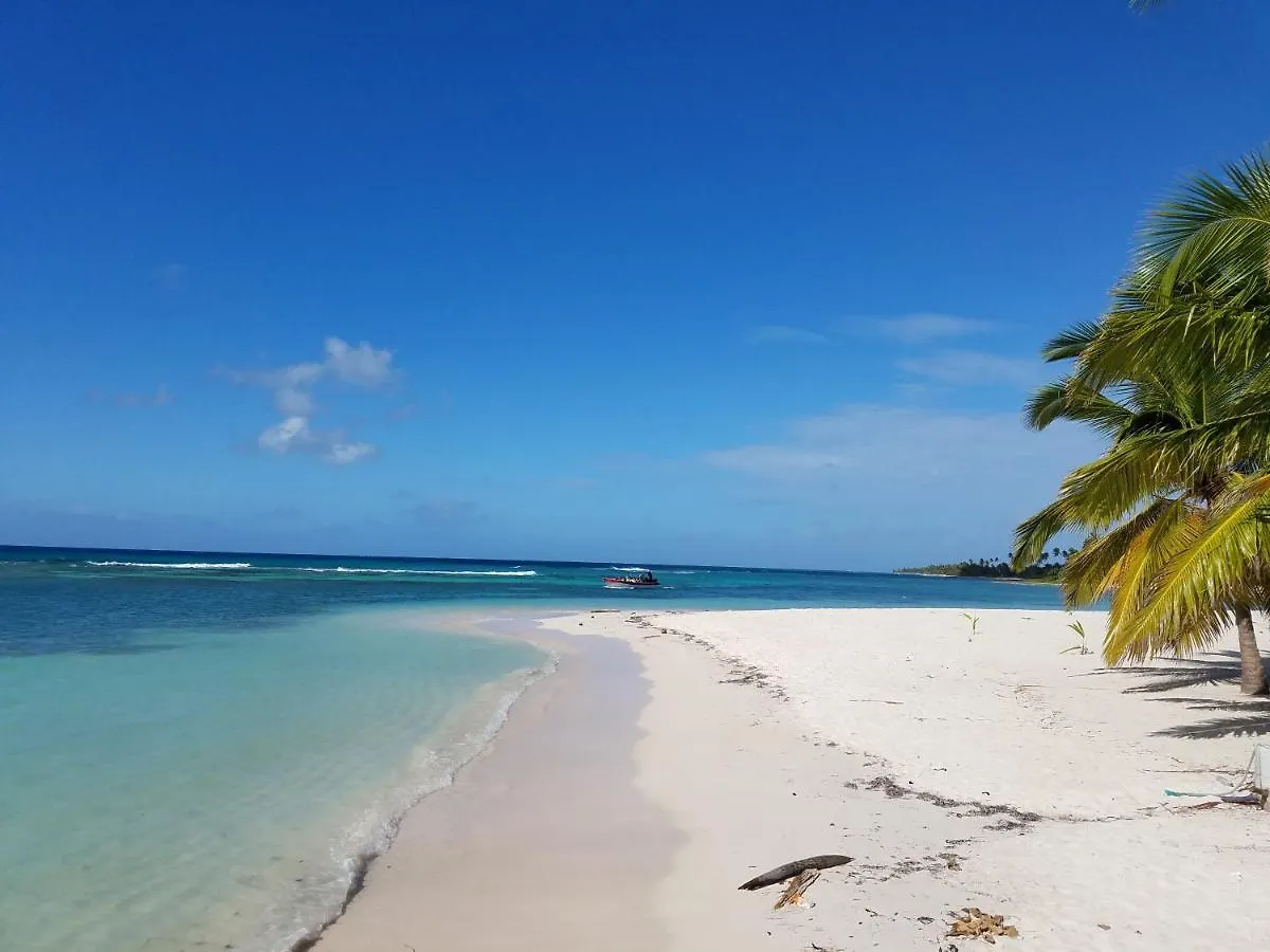 Saona Lodge Mano Juan