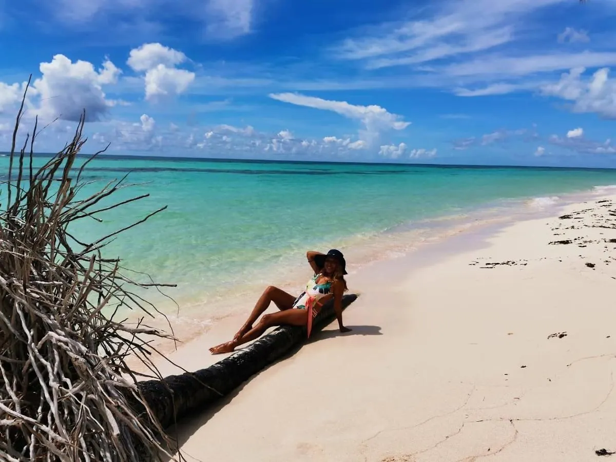 Saona Lodge Mano Juan